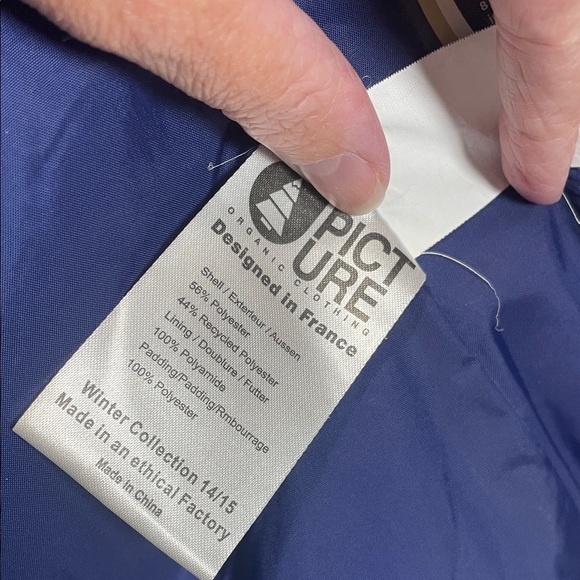 Picture Organic Women's Navy Vest with Fur Hood - Picture 14 of 14